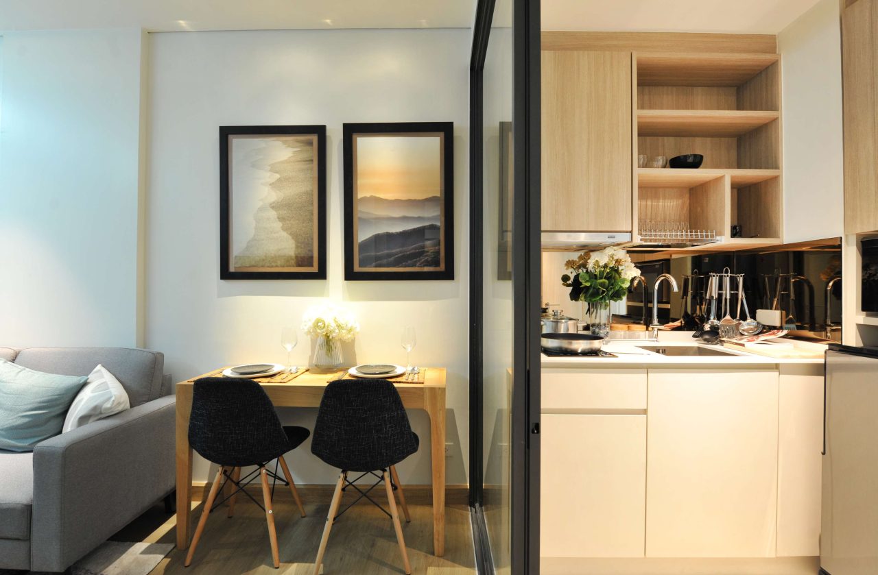 Skypark Celeste-1B_living _ kitchen